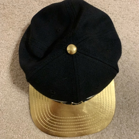 ⭐️Gold and Black Batman SnapBack - Picture 5 of 6
